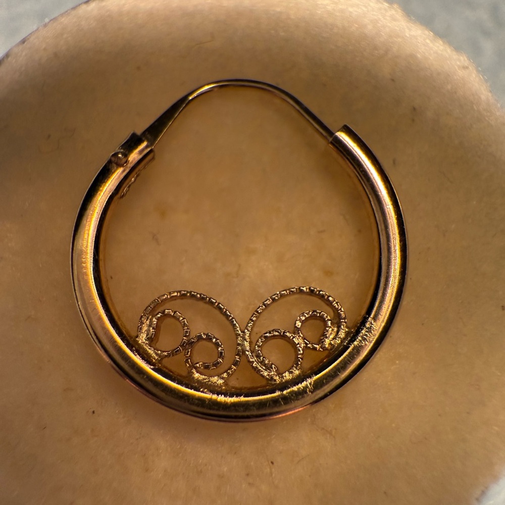 14k Yellow Gold Hoop Earrings - Picture 9 of 10